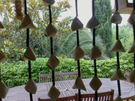 A travers, je vois...tout un monde...ma vie...la vie...