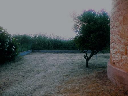 Le jardin de Marie  la tombe du jour, simple et mlancolique.