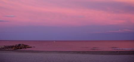 Hier soir la mer tait vraiment trs rouge, comme une mer de sang !